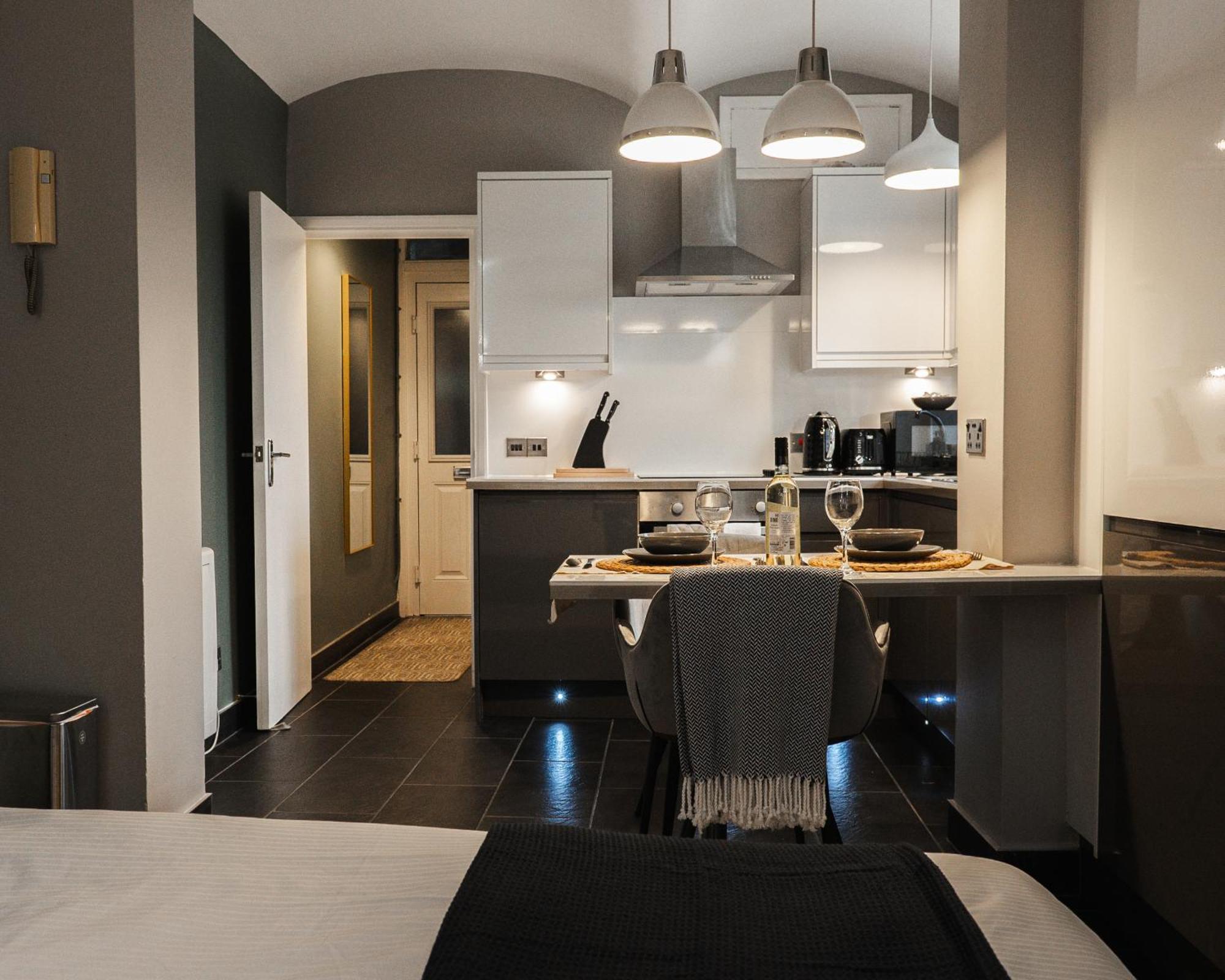 Windsor Court Apartment Brighton
